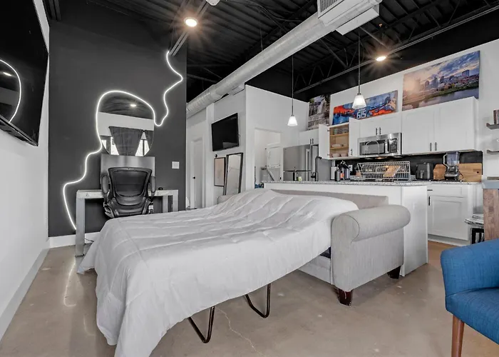 New Studio Sleeps 4 - 7 Mins To Dwtn