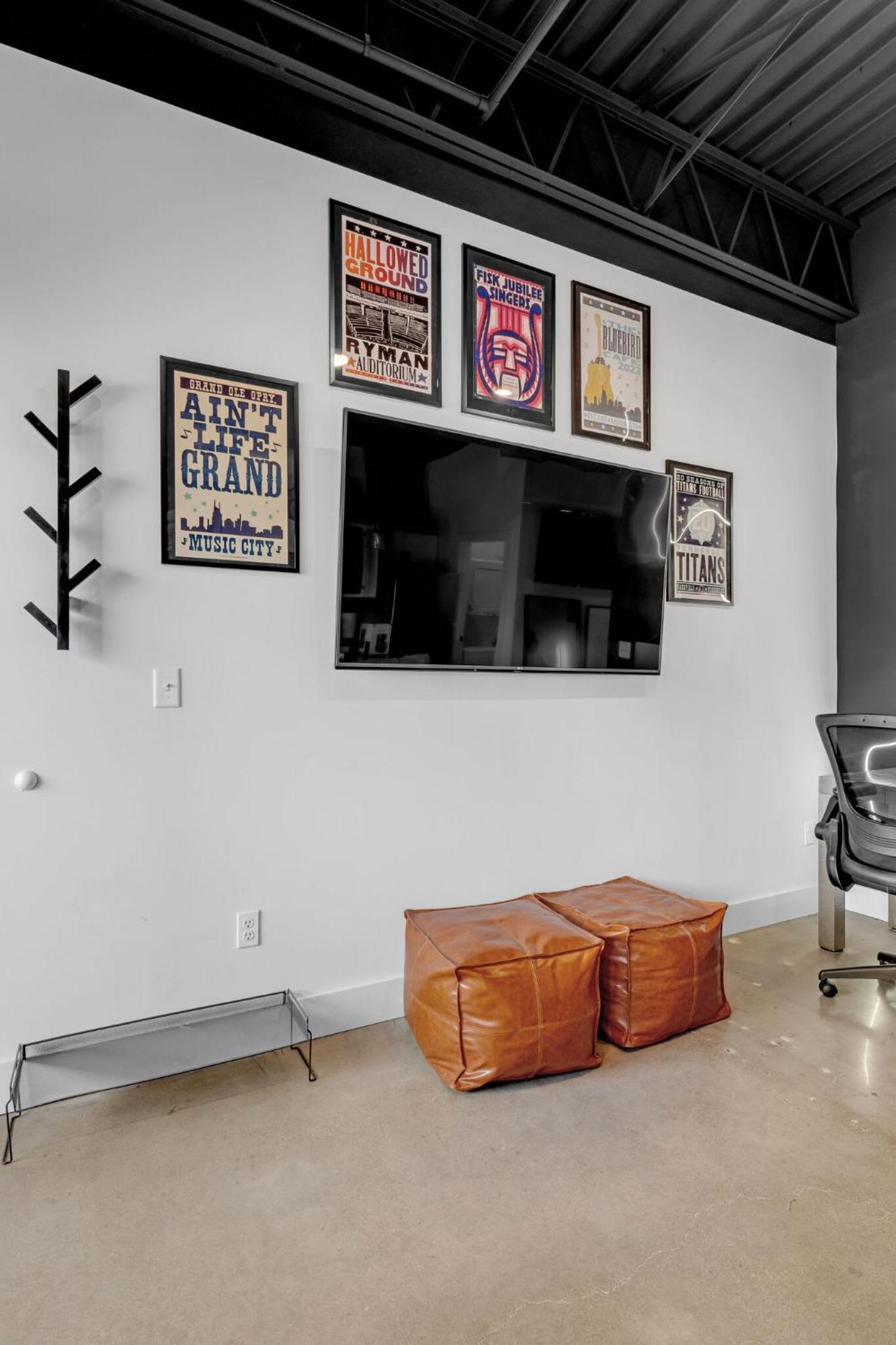 New Sleeps 4 - 7 Mins To Dwtn Apartment *