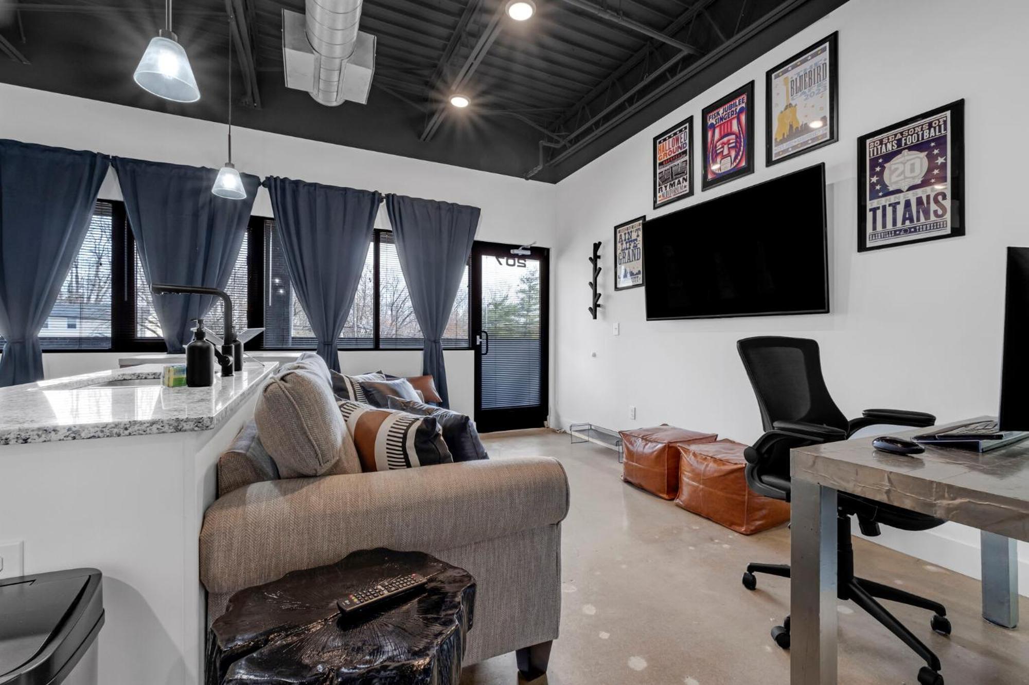 New Sleeps 4 - 7 Mins To Dwtn * Nashville